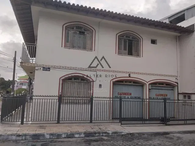 Casa 4 quartos e 2 banheiros, à venda, no bairro Conquista em Ilhéus