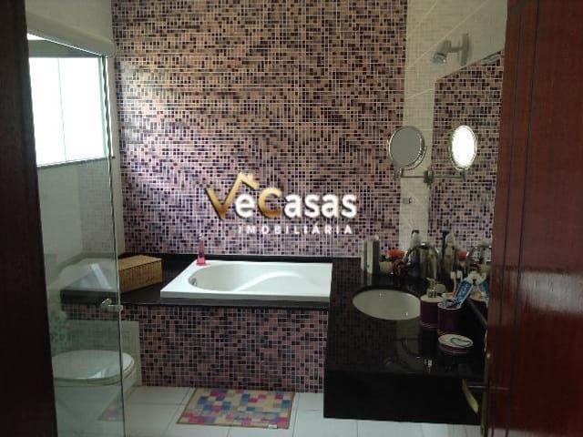 Casa com 169m² 3 quartos e 3 banheiros, à venda, no bairro Costazul em Rio das Ostras