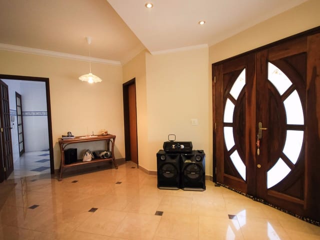 Casa com 1042m² 6 quartos e 4 banheiros, à venda, no bairro Jardim Flamboyant em Atibaia