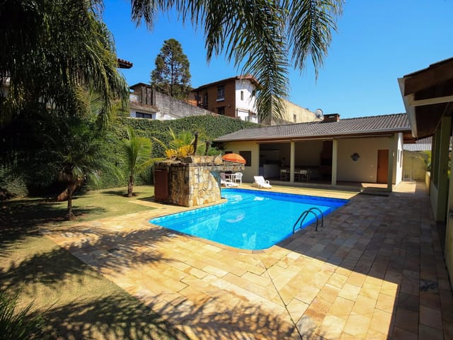 Casa com 1042m² 6 quartos e 4 banheiros, à venda, no bairro Jardim Flamboyant em Atibaia
