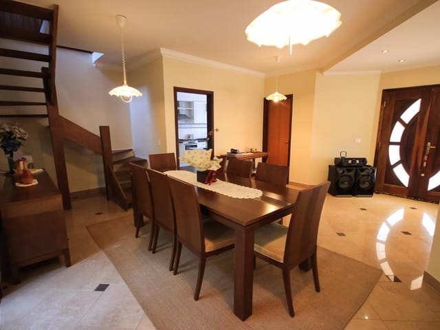 Casa com 1042m² 6 quartos e 4 banheiros, à venda, no bairro Jardim Flamboyant em Atibaia