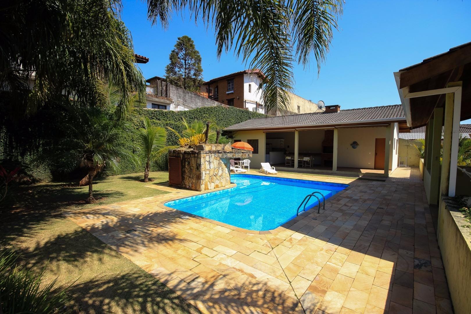 Casa, 6 quartos, 490 m² - Foto 1