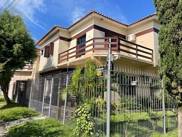 Casa 5 quartos e 5 banheiros, à venda, no bairro Três Vendas em Pelotas
