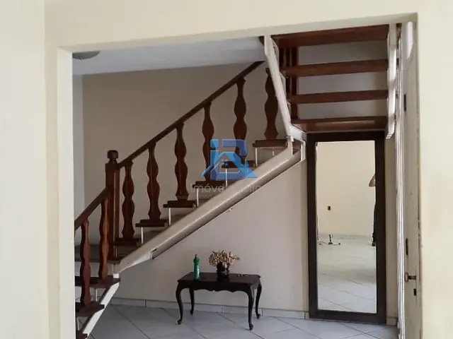 Casa com 95m² 3 quartos e 3 banheiros, à venda ou para alugar, no bairro Centro em Itatiba