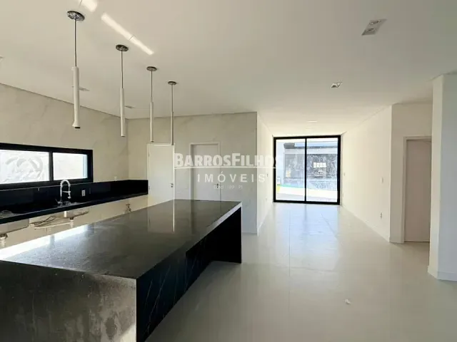 Casa com 836m² 5 quartos e 7 banheiros, à venda, no bairro praia da Costa em Barra dos Coqueiros