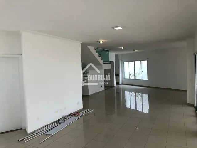 Casa 4 quartos e 4 banheiros, para alugar, no bairro Jardim Acapulco em Guarujá