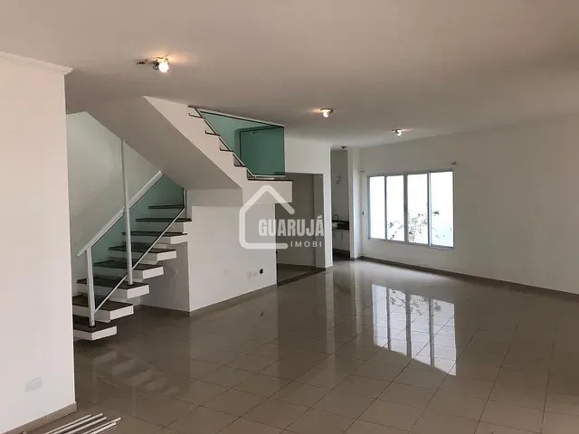 Casa 4 quartos e 4 banheiros, para alugar, no bairro Jardim Acapulco em Guarujá