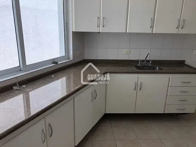 Casa 4 quartos e 4 banheiros, para alugar, no bairro Jardim Acapulco em Guarujá