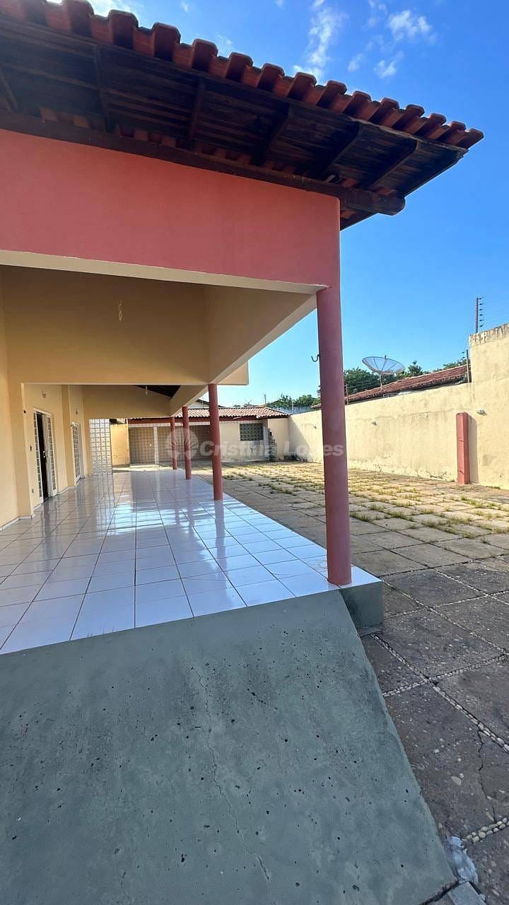 Casa à venda com 4 quartos, 354m² - Foto 12