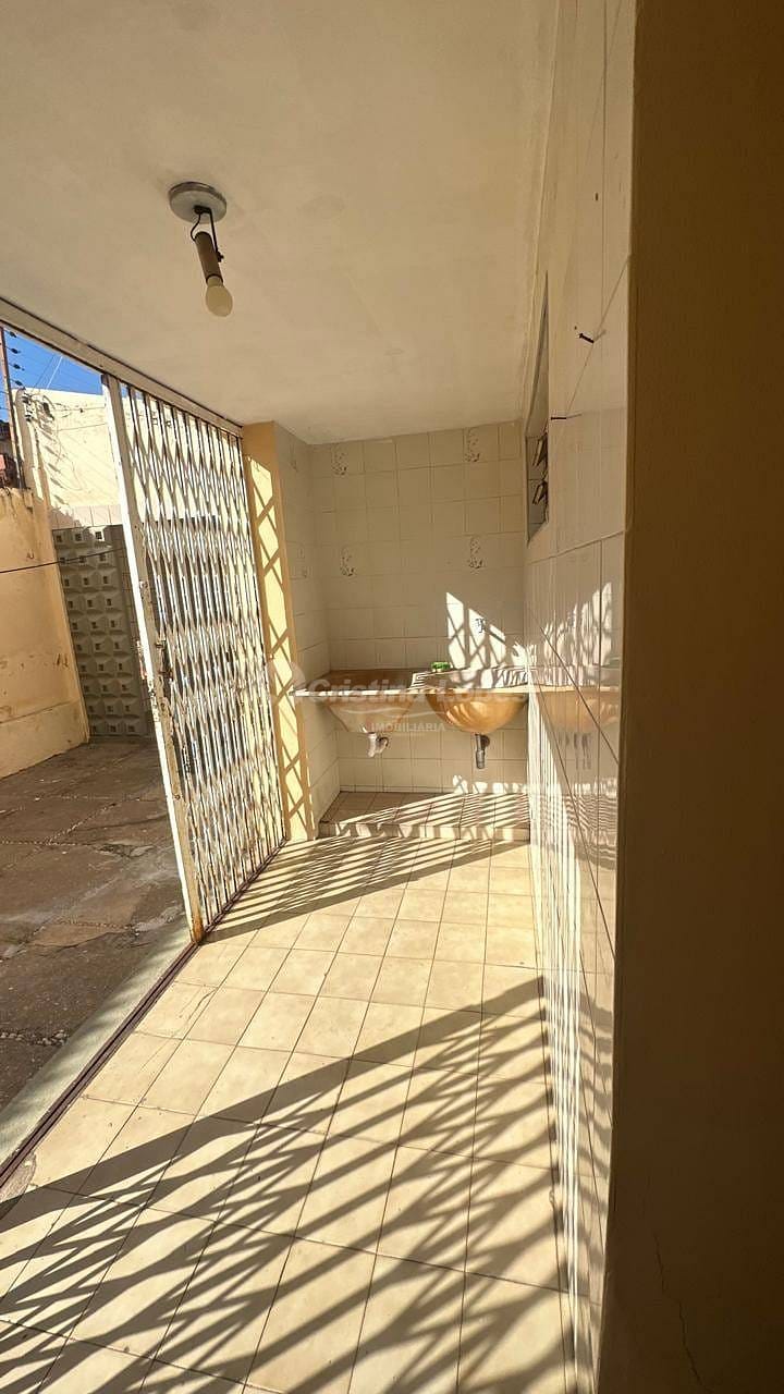 Casa à venda com 4 quartos, 354m² - Foto 4