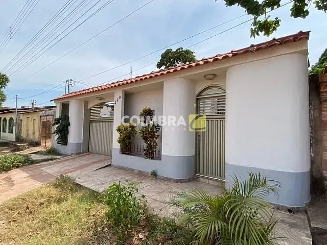 Casa com 300m² 3 quartos e 2 banheiros, à venda, no bairro Aeroporto Velho em Santarém