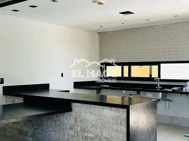 Casa com 300m² 4 quartos e 6 banheiros, à venda, no bairro Jardim Itália em Cuiabá