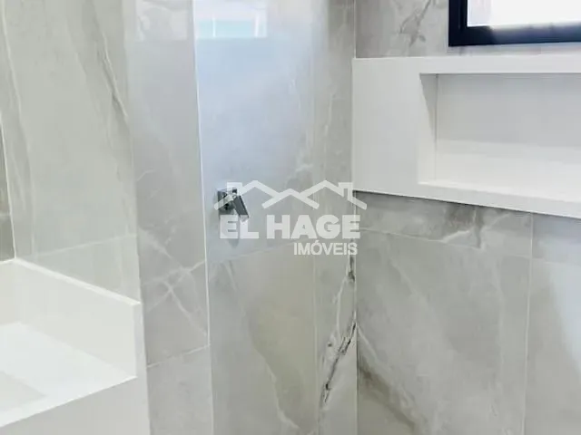 Casa com 300m² 4 quartos e 6 banheiros, à venda, no bairro Jardim Itália em Cuiabá