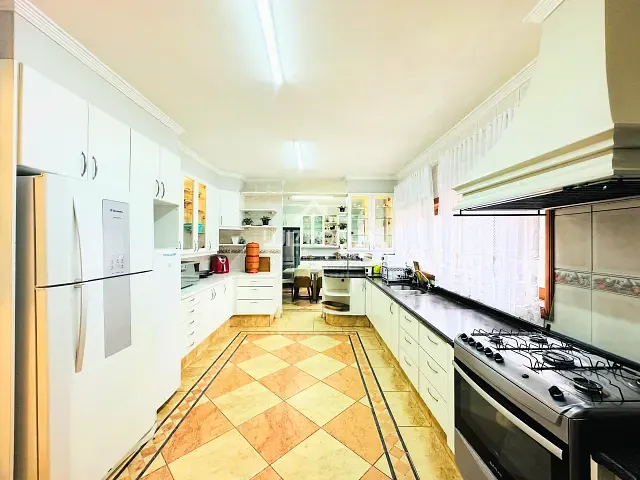 Casa com 2234m² 7 quartos e 14 banheiros, à venda, no bairro São Paulo II em Cotia