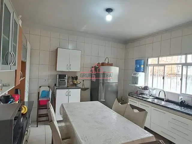 Casa com 252m² 3 quartos e 3 banheiros, à venda, no bairro Jardim dos Camargos em Barueri