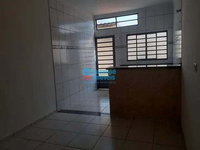 Casa com 285m², à venda ou para alugar, no bairro Centro em Guaxupé