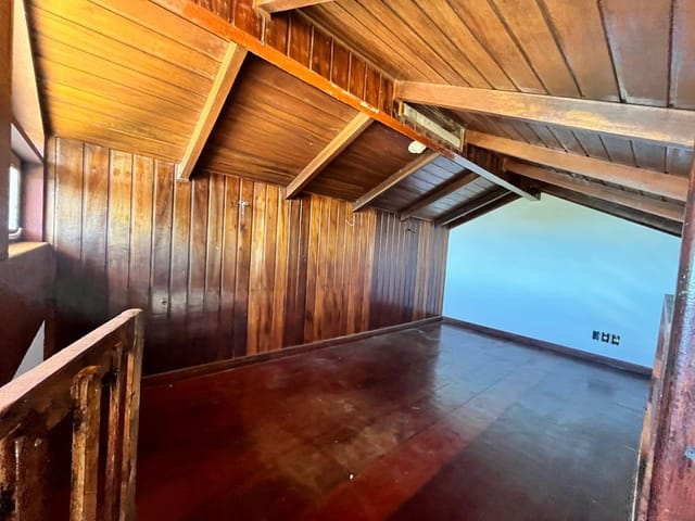 Casa com 450m² 7 quartos e 5 banheiros, à venda, no bairro Ingleses do Rio Vermelho em Florianópolis