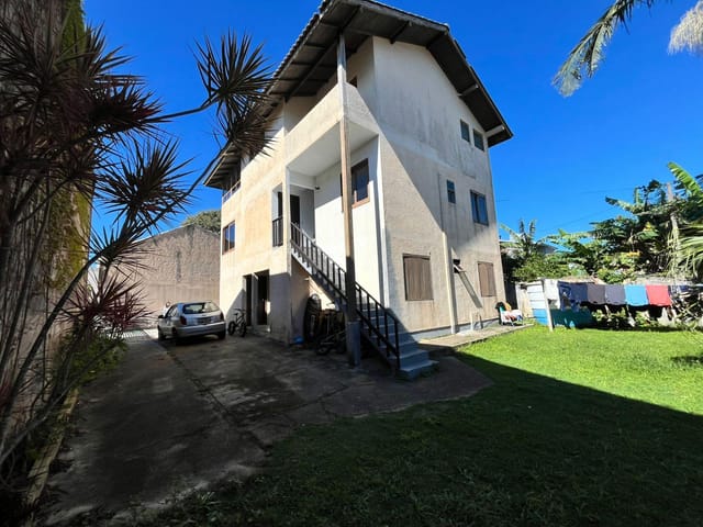 Casa com 450m² 7 quartos e 5 banheiros, à venda, no bairro Ingleses do Rio Vermelho em Florianópolis