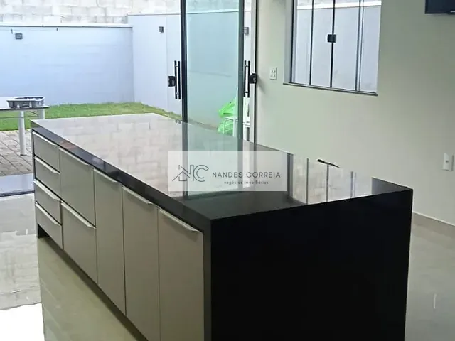 Casa 3 quartos e 3 banheiros, à venda, no bairro Indústrias Leves em Londrina