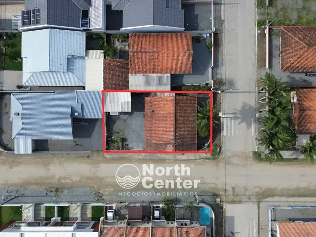 Casa com 365m² 3 quartos e 1 banheiro, à venda, no bairro Salinas em Balneário Barra do Sul