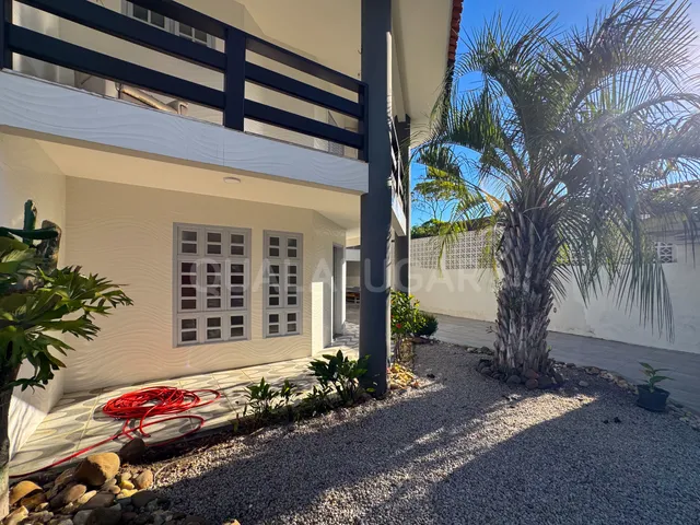 Casa 4 quartos e 2 banheiros, para alugar, no bairro Dehon em Tubarão