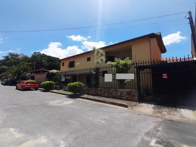 Casa 3 quartos e 3 banheiros, à venda, no bairro Planalto em Belo Horizonte