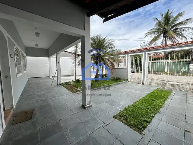 Casa com 360m² 4 quartos e 5 banheiros, à venda, no bairro Jardim Britânia em Caraguatatuba