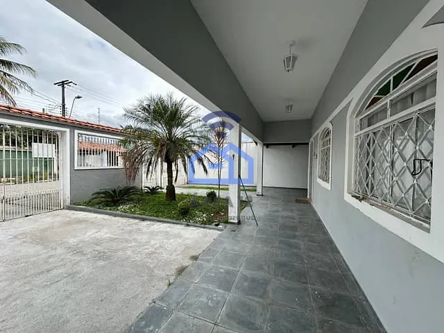 Casa com 360m² 4 quartos e 5 banheiros, à venda, no bairro Jardim Britânia em Caraguatatuba