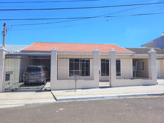 Casa com 630m² 3 quartos e 1 banheiro, à venda, no bairro Oficinas em Ponta Grossa