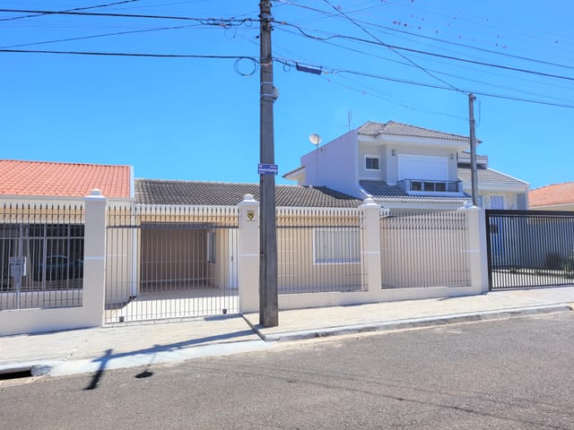 Casa com 630m² 3 quartos e 1 banheiro, à venda, no bairro Oficinas em Ponta Grossa