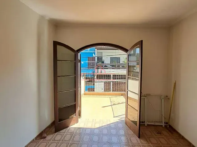 Casa com 330m² 6 quartos e 6 banheiros, à venda, no bairro Jardim Timbauhy/Aldeia em Barueri