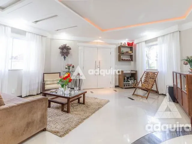 Casa com 450m² 4 quartos e 4 banheiros, à venda, no bairro Oficinas em Ponta Grossa