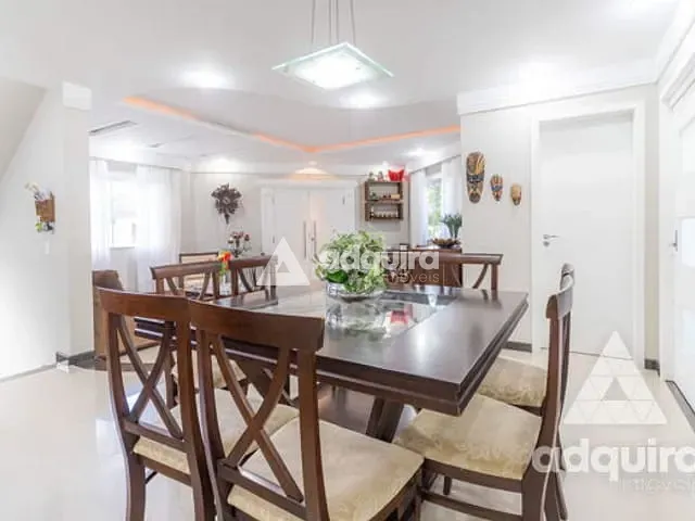 Casa com 450m² 4 quartos e 4 banheiros, à venda, no bairro Oficinas em Ponta Grossa