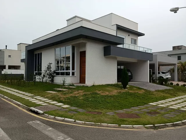 Casa com 375m² 3 quartos e 3 banheiros, à venda, no bairro São João do Rio Vermelho em Florianópolis