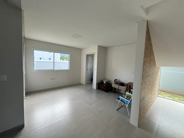 Casa com 375m² 3 quartos e 3 banheiros, à venda, no bairro São João do Rio Vermelho em Florianópolis
