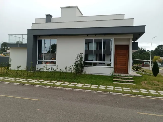 Casa com 375m² 3 quartos e 3 banheiros, à venda, no bairro São João do Rio Vermelho em Florianópolis