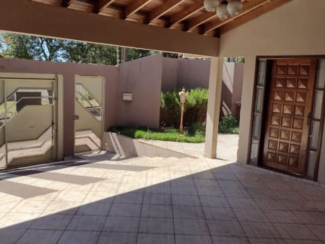 Casa com 390m² 3 quartos e 2 banheiros, à venda ou para alugar, no bairro Jardim Primavera em Cambé