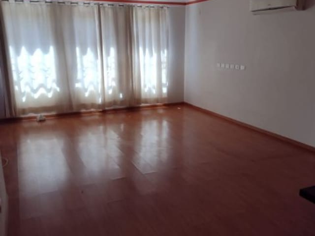 Casa com 390m² 3 quartos e 2 banheiros, à venda ou para alugar, no bairro Jardim Primavera em Cambé