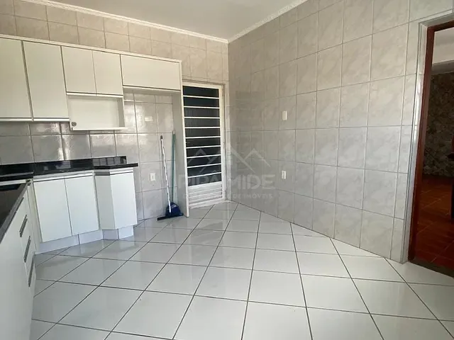 Casa 2 quartos e 3 banheiros, à venda, no bairro Santana do Pedregal em Poços de Caldas