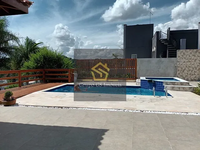 Casa com 1000m² 3 quartos e 5 banheiros, à venda, no bairro Santa Cândida em Vinhedo