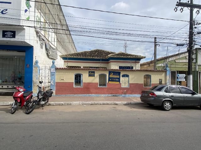 Casa com 619m², à venda ou para alugar, no bairro Centro em Arapiraca