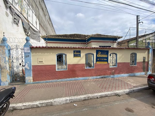 Casa com 619m², à venda ou para alugar, no bairro Centro em Arapiraca