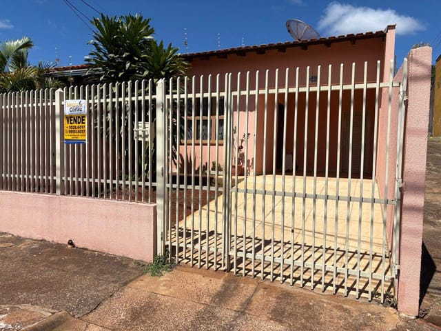 Casa com 180m² 3 quartos e 2 banheiros, à venda, no bairro Sabará I em Londrina