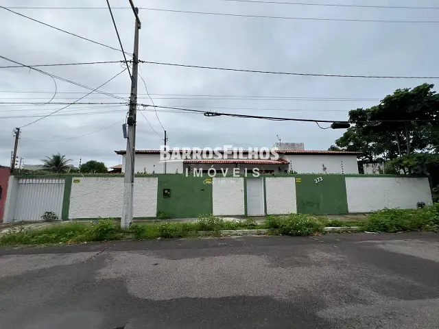 Casa com 735m² 3 quartos e 5 banheiros, à venda ou para alugar, no bairro Aruana em Aracaju