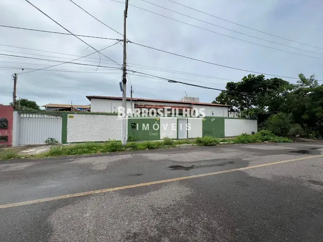 Casa com 735m² 3 quartos e 5 banheiros, à venda ou para alugar, no bairro Aruana em Aracaju