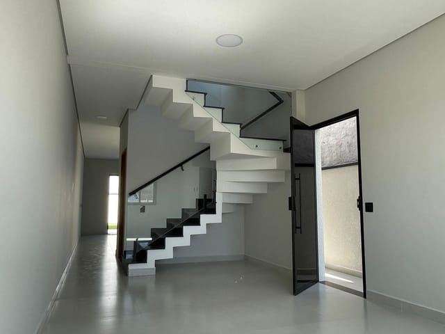 Casa com 150m² 3 quartos e 2 banheiros, à venda, no bairro Jardim Universo em Mogi das Cruzes