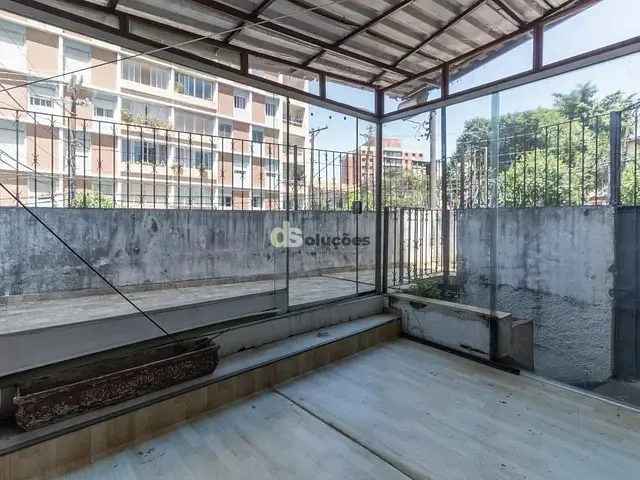 Casa à venda ou para alugar, no bairro Pinheiros em São Paulo