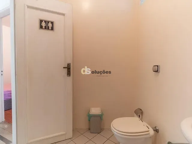 Casa à venda ou para alugar, no bairro Pinheiros em São Paulo