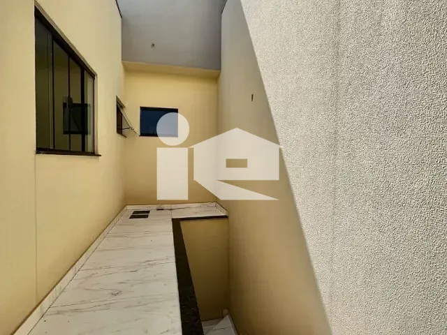Casa com 380m² 3 quartos e 3 banheiros, à venda, no bairro Jd Roland em Rolândia