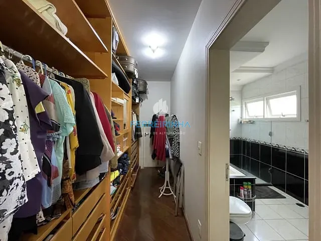 Casa com 325m² 3 quartos e 1 banheiro, à venda, no bairro Urbanova em São José dos Campos